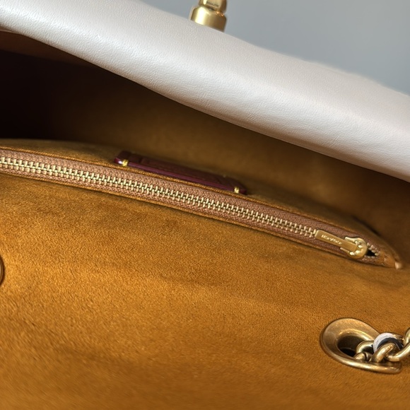 Coach Pillow Madison - Picture 8 of 13